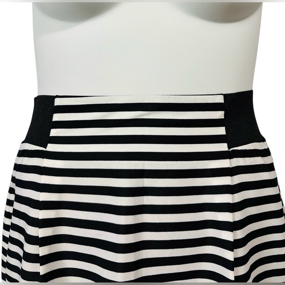 NEW, Jacob, Black and White Striped Skirt, Size 10 - Picture 3 of 7
